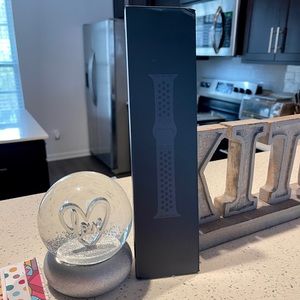 New 44mm Anthracite/Black Nike Sport Band